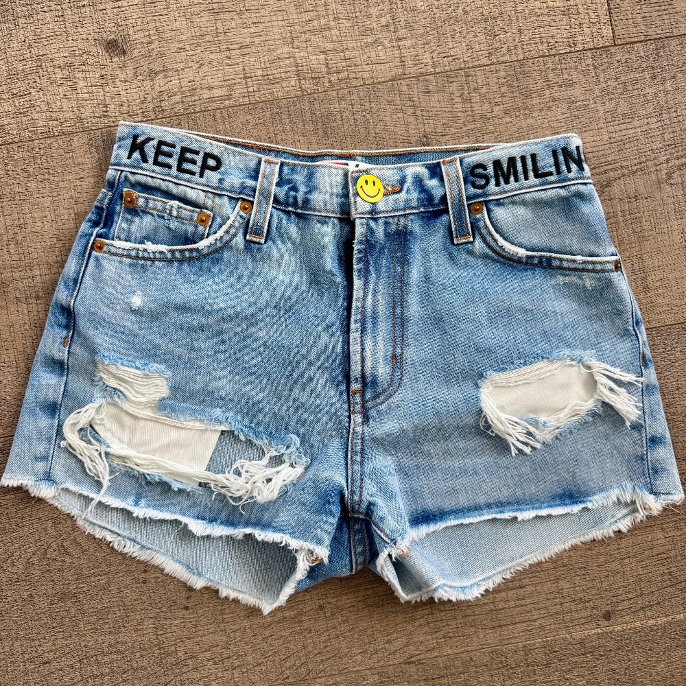 Aviator Nation Mid-Rise Boyfriend Keep Smiling Cut Off Jean Short - Picture 2 of 4